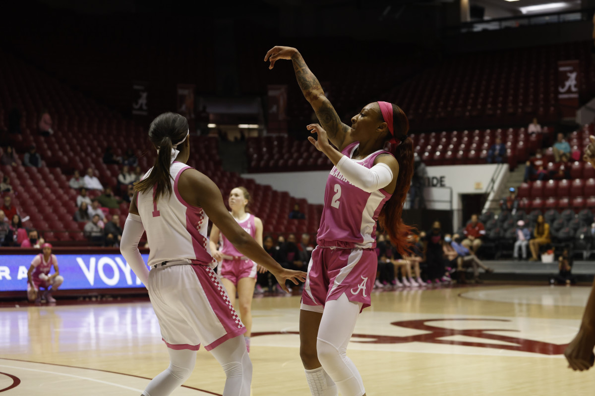 021322_WBB_MingoYoungJa_Kentucky_JH0441